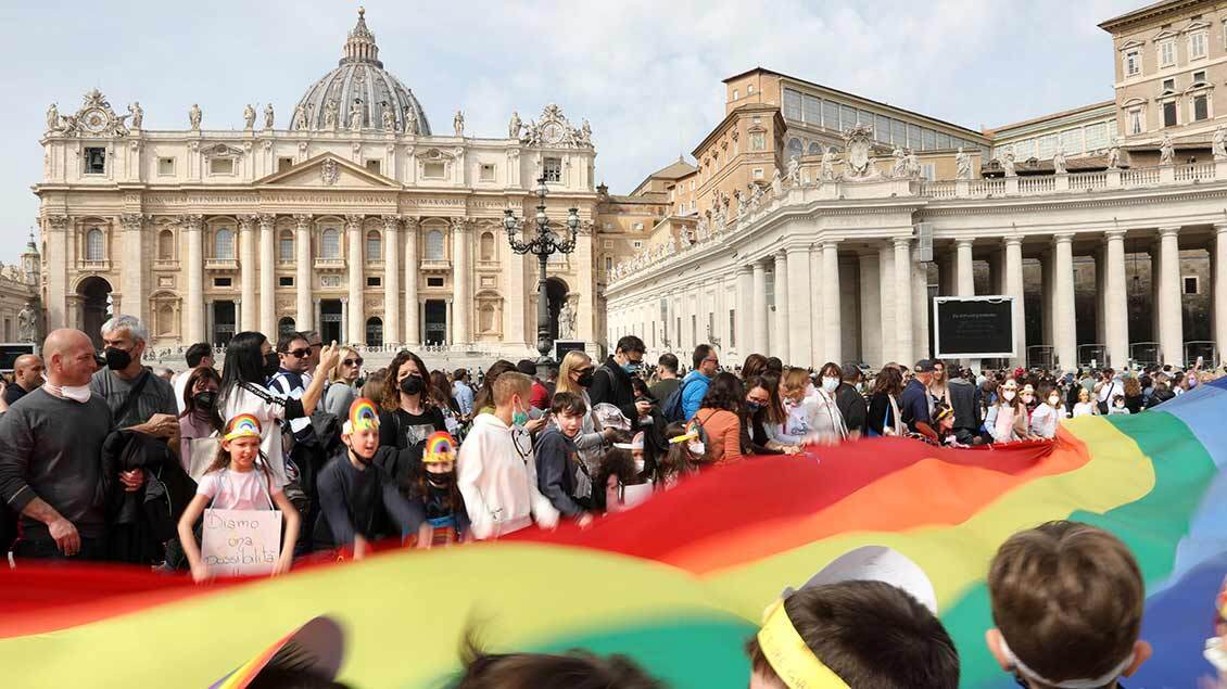 Papst erneut unter Beschuss für homophoben Ausdruck