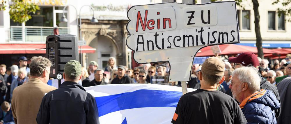 Antisemitismus in heidnischen Gemeinschaften: Gefährliche Verschwörungstheorien